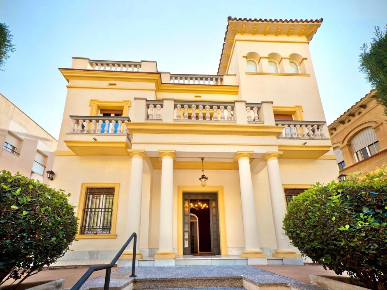 Victoria Apartment